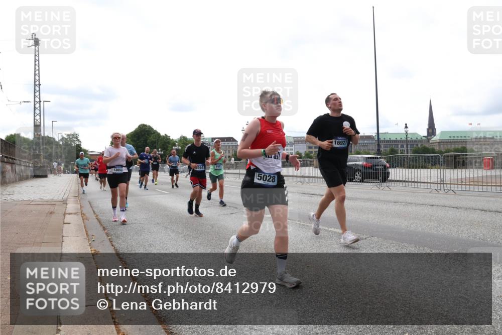 29.06.2025 - hella hamburg halbmarathon Lena Gebhardt http://msf.ph/oto/8412979 29.06.2025 10:25:48 Lombardsbrücke 13653, 564, 1093, 5028, 16927, 1093, 1305, 1479, 1481, 2278, 3343, 3765, 4378, 4797, 5028, 5497, 6663, 6869, 8276, 8881, 9811, 10104, 10219, 10845, 10846, 11139, 11157, 11596, 11662, 11699, 11828, 11859, 12074, 12505, 12838, 12945, 12946, 13653, 13842, 14179, 14223, 14356, 14936, 15016, 15119, 15283, 16289, 16354, 16381, 16422, 16927, 17369, 19144 meine-sportfotos.de