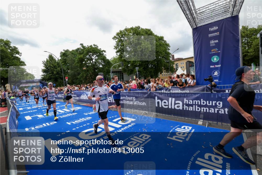 29.06.2025 - hella hamburg halbmarathon Zöllner http://msf.ph/oto/8413005 29.06.2025 10:47:18 Ziel 2623, 6134, 6168, 6203, 6373, 6716, 7480, 10208, 10211, 13007, 13672, 16286, 17718, 17915, 18856 meine-sportfotos.de