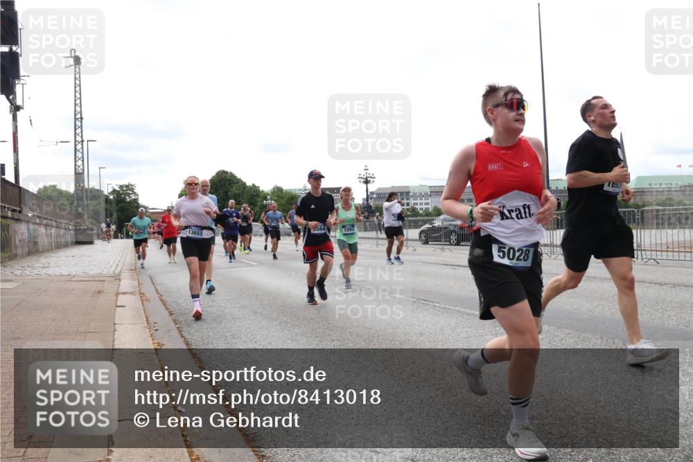 29.06.2025 - hella hamburg halbmarathon Lena Gebhardt http://msf.ph/oto/8413018 29.06.2025 10:25:49 Lombardsbrücke 5564, 1093, 13653, 5028, 1094, 1093, 1305, 1479, 1481, 2278, 3343, 3765, 4378, 4797, 5028, 5497, 6663, 6869, 8276, 8881, 9811, 10104, 10219, 10845, 10846, 11139, 11157, 11596, 11662, 11699, 11828, 11859, 12074, 12505, 12838, 12945, 12946, 13653, 13842, 14179, 14223, 14356, 14936, 15016, 15119, 15283, 16289, 16354, 16381, 16927, 17369, 19144 meine-sportfotos.de