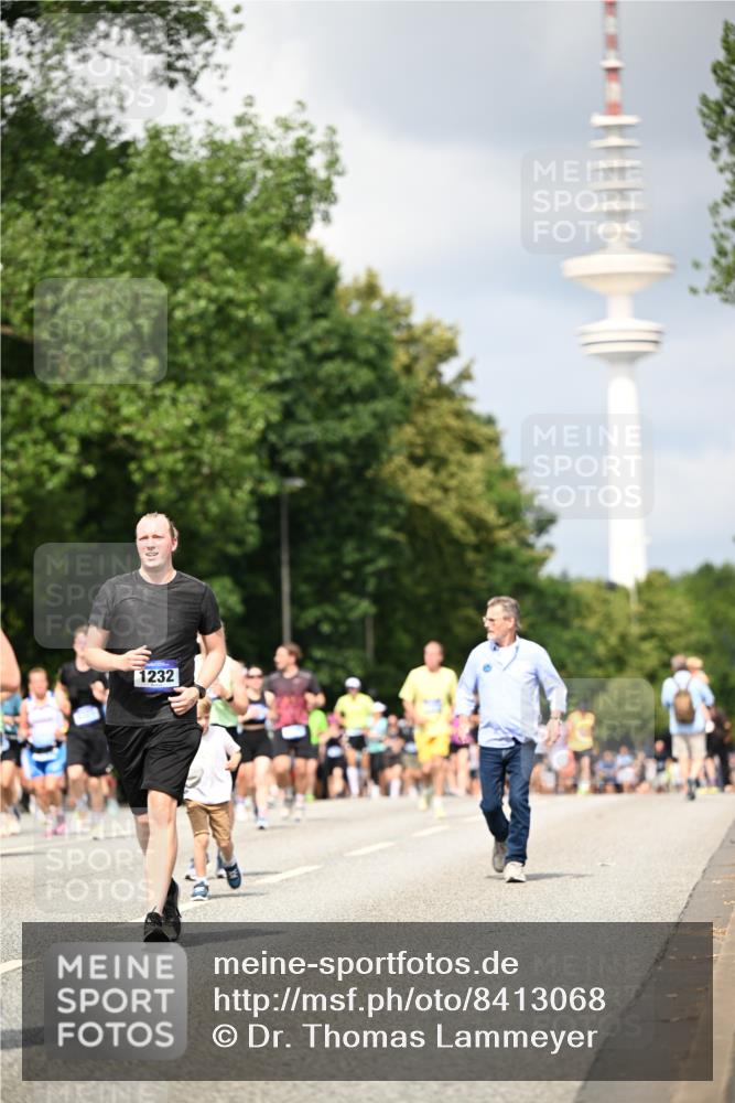 29.06.2025 - hella hamburg halbmarathon Dr. Thomas Lammeyer http://msf.ph/oto/8413068 29.06.2025 10:43:45 Kennedybrücke 1232, 2498, 2893, 3353, 3727, 4855, 6112, 6321, 6342, 6343, 6611, 7053, 7125, 7263, 7501, 7684, 8243, 8367, 8457, 8783, 9393, 9455, 9708, 10001, 10315, 10516, 10554, 10888, 10901, 11313, 11381, 11382 meine-sportfotos.de