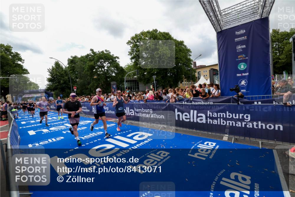 29.06.2025 - hella hamburg halbmarathon Zöllner http://msf.ph/oto/8413071 29.06.2025 10:47:22 Ziel 2864, 5024, 6134, 6168, 6203, 10208, 10211, 11491, 11518, 13672, 13782, 14722, 15611, 16089, 16286, 18856 meine-sportfotos.de