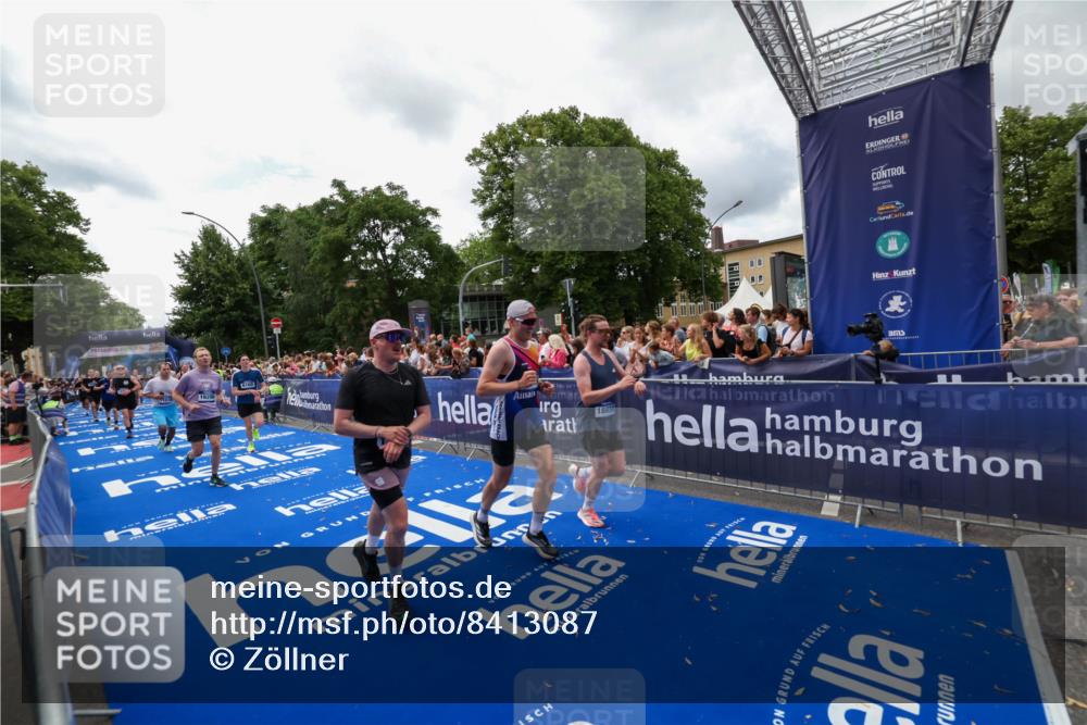 29.06.2025 - hella hamburg halbmarathon Zöllner http://msf.ph/oto/8413087 29.06.2025 10:47:23 Ziel 2274, 2864, 5024, 6134, 6168, 6203, 10423, 11077, 11491, 11518, 13672, 13782, 14722, 15611, 16089, 16286, 18856 meine-sportfotos.de