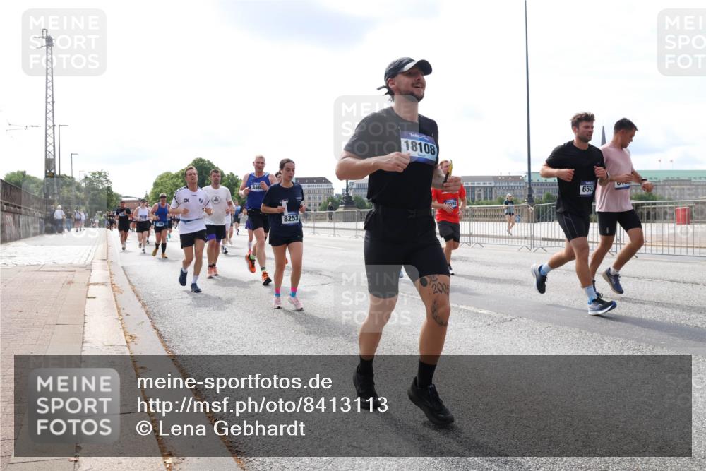 29.06.2025 - hella hamburg halbmarathon Lena Gebhardt http://msf.ph/oto/8413113 29.06.2025 10:17:19 Lombardsbrücke 346, 8253, 18108, 2005, 652, 1083, 1137, 1204, 1298, 1331, 1348, 1356, 1477, 1553, 1602, 2225, 2259, 2305, 2860, 2908, 3210, 3464, 3466, 3622, 3802, 3803, 4194, 4218, 4852, 5023, 5390, 5929, 5930, 5995, 6126, 6128, 6336, 6352, 6520, 6522, 6786, 7011, 7114, 7115, 7257, 7291, 7345, 7360, 7376, 7410, 7445, 7566, 7647, 7844, 7924, 7928, 7945, 8210, 8253, 8263, 8309, 8351, 8433, 8513, 8558, 8895, 8983, 9152, 9259, 9848 meine-sportfotos.de