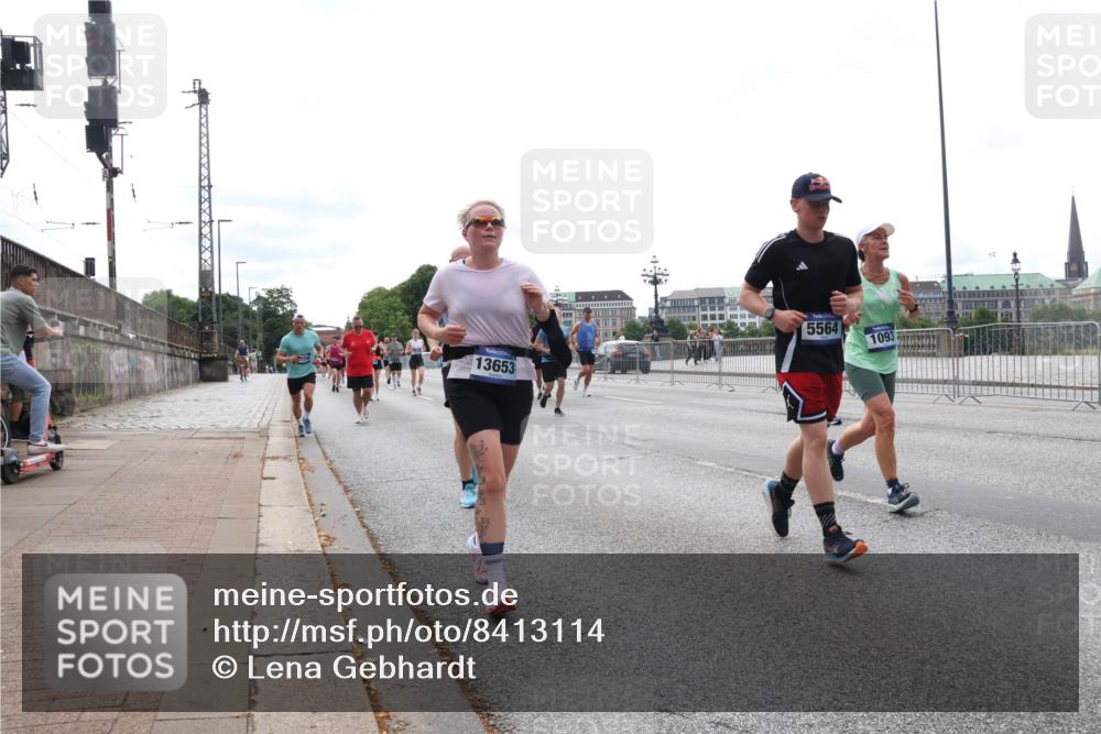 29.06.2025 - hella hamburg halbmarathon Lena Gebhardt http://msf.ph/oto/8413114 29.06.2025 10:25:50 Lombardsbrücke 13653, 5564, 1093, 1093, 1305, 1479, 1481, 2278, 3343, 3765, 4378, 4797, 5028, 5497, 6663, 6869, 8276, 8881, 9811, 10104, 10219, 10845, 10846, 11139, 11157, 11596, 11662, 11699, 11828, 11859, 12074, 12505, 12838, 12945, 12946, 13653, 13842, 14063, 14179, 14223, 14356, 14936, 15119, 15283, 16289, 16354, 16381, 16927, 17369, 19144 meine-sportfotos.de