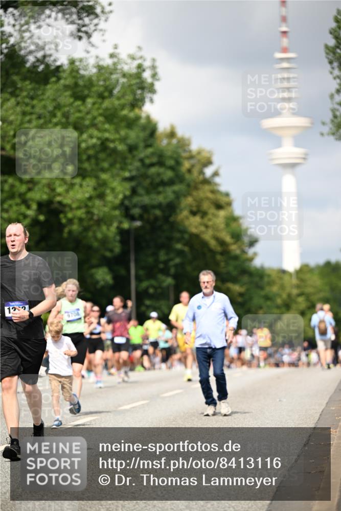 29.06.2025 - hella hamburg halbmarathon Dr. Thomas Lammeyer http://msf.ph/oto/8413116 29.06.2025 10:43:47 Kennedybrücke 1232, 2498, 2893, 3353, 3727, 4659, 4855, 6321, 6342, 6343, 6611, 7053, 7125, 7263, 7501, 7684, 8243, 8367, 8457, 8783, 9393, 9455, 9708, 10001, 10315, 10516, 10554, 10888, 10901, 11313, 11381, 11382 meine-sportfotos.de