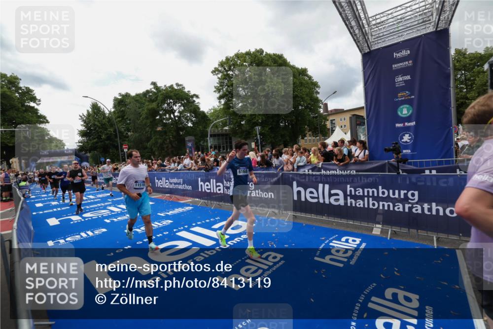 29.06.2025 - hella hamburg halbmarathon Zöllner http://msf.ph/oto/8413119 29.06.2025 10:47:25 Ziel 51, 2274, 2864, 5024, 5650, 6168, 6203, 8693, 10423, 11077, 11491, 11518, 13782, 14722, 15350, 15611, 16089, 16286, 16819, 18974 meine-sportfotos.de