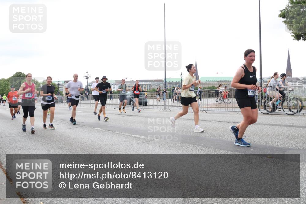 29.06.2025 - hella hamburg halbmarathon Lena Gebhardt http://msf.ph/oto/8413120 29.06.2025 10:51:18 Lombardsbrücke 18092, 1404, 1203, 1197, 1129, 1203, 1208, 1404, 1478, 1617, 1997, 2202, 2308, 2358, 2380, 2484, 2485, 2736, 2778, 2859, 3934, 4156, 4652, 4713, 4748, 4771, 4808, 4848, 4878, 4920, 5286, 5289, 5357, 5394, 5530, 5716, 5717, 6091, 6945, 6954, 6961, 7012, 7141, 7769, 7770, 7771, 7825, 7841, 7871, 7992, 8040, 8125, 8200, 8410, 8672, 8779, 8986, 9166, 9167, 9582, 9583, 9763, 10029, 10496, 10552, 10614, 10636, 11034, 11052, 11252, 11268, 11575, 11577, 14534 meine-sportfotos.de