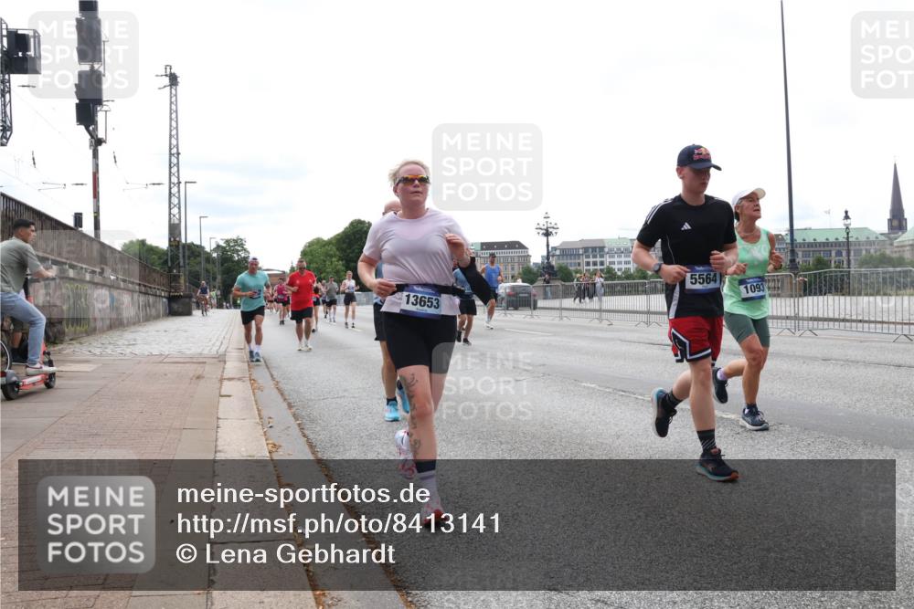 29.06.2025 - hella hamburg halbmarathon Lena Gebhardt http://msf.ph/oto/8413141 29.06.2025 10:25:50 Lombardsbrücke 13653, 5564, 10937, 1093, 1305, 1479, 1481, 2278, 3343, 3765, 4378, 4797, 5028, 5497, 6663, 6869, 8276, 8881, 9811, 10104, 10219, 10845, 10846, 11139, 11157, 11596, 11662, 11699, 11828, 11859, 12074, 12505, 12838, 12945, 12946, 13653, 13842, 14063, 14179, 14223, 14356, 14936, 15119, 15283, 16289, 16354, 16381, 16927, 17369, 19144 meine-sportfotos.de