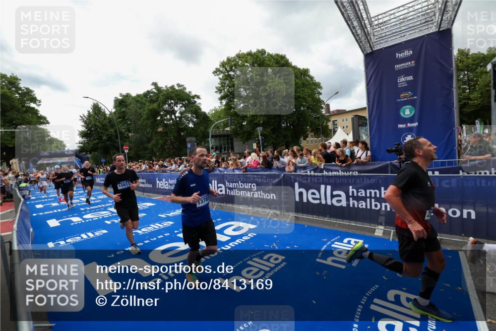 29.06.2025 - hella hamburg halbmarathon Zöllner http://msf.ph/oto/8413169 29.06.2025 10:47:28 Ziel 51, 1012, 2274, 2839, 2864, 2869, 3304, 5024, 5532, 5650, 8693, 8852, 9305, 10423, 11077, 11491, 11518, 13782, 14722, 15350, 15611, 15923, 16089, 16819, 17846, 18758, 18974 meine-sportfotos.de