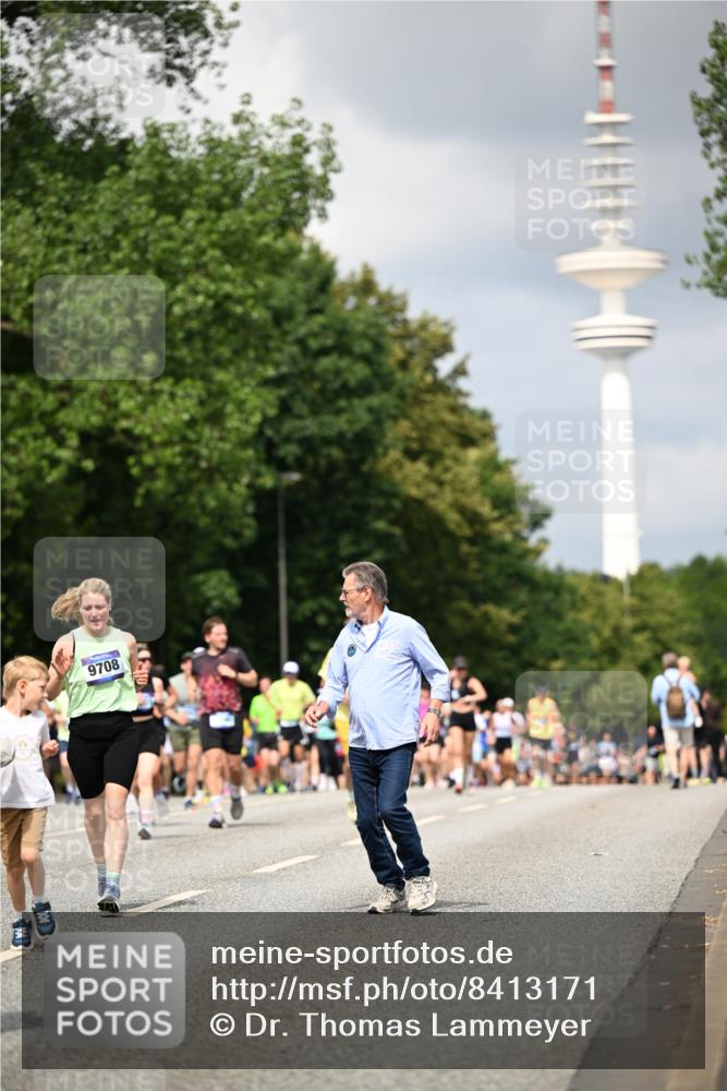 29.06.2025 - hella hamburg halbmarathon Dr. Thomas Lammeyer http://msf.ph/oto/8413171 29.06.2025 10:43:48 Kennedybrücke 1232, 2498, 2893, 3353, 3727, 4523, 4659, 4855, 6321, 6342, 6343, 6611, 6698, 7053, 7125, 7263, 7501, 7684, 8243, 8367, 8457, 8783, 9393, 9455, 9708, 10001, 10315, 10516, 10554, 10888, 10901, 11313, 11381, 11382 meine-sportfotos.de