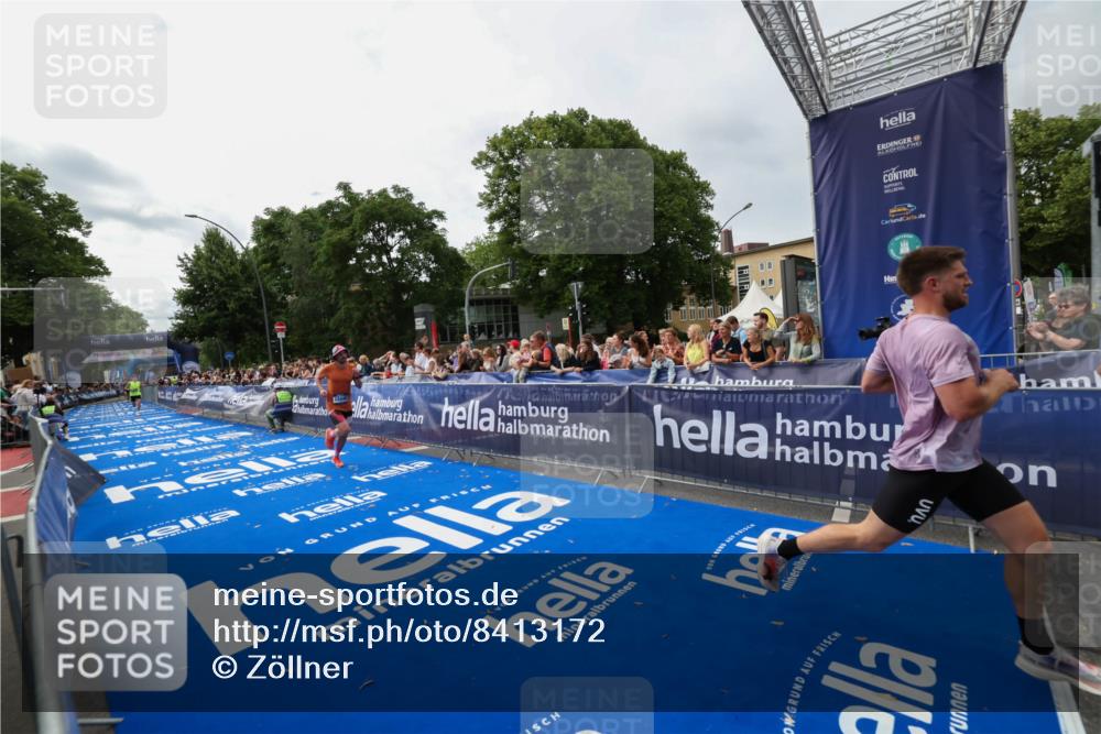 29.06.2025 - hella hamburg halbmarathon Zöllner http://msf.ph/oto/8413172 29.06.2025 10:24:03 Ziel 11194, 13440, 14753 meine-sportfotos.de