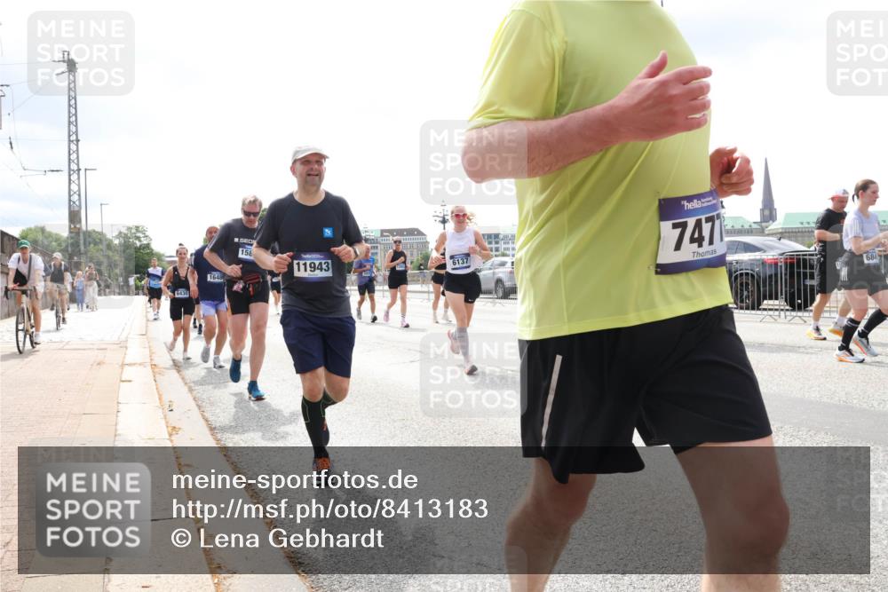 29.06.2025 - hella hamburg halbmarathon Lena Gebhardt http://msf.ph/oto/8413183 29.06.2025 10:42:01 Lombardsbrücke 6430, 1648, 158, 6137, 11943, 7471, 684, 1039, 1314, 1509, 1623, 1624, 1648, 1712, 1752, 2145, 2153, 2523, 2974, 3276, 3326, 3459, 3460, 3568, 4329, 4353, 4541, 4735, 4736, 4787, 4885, 5419, 5432, 5671, 6136, 6137, 6153, 6320, 6430, 6436, 6450, 6618, 6837, 6846, 6917, 7357, 7477, 7955, 7968, 8004, 8014, 8162, 8163, 8300, 8301, 8443, 8459, 8712, 8848, 8897, 8908, 9008, 9223, 9370, 9467, 9588, 10027, 10623, 11011 meine-sportfotos.de