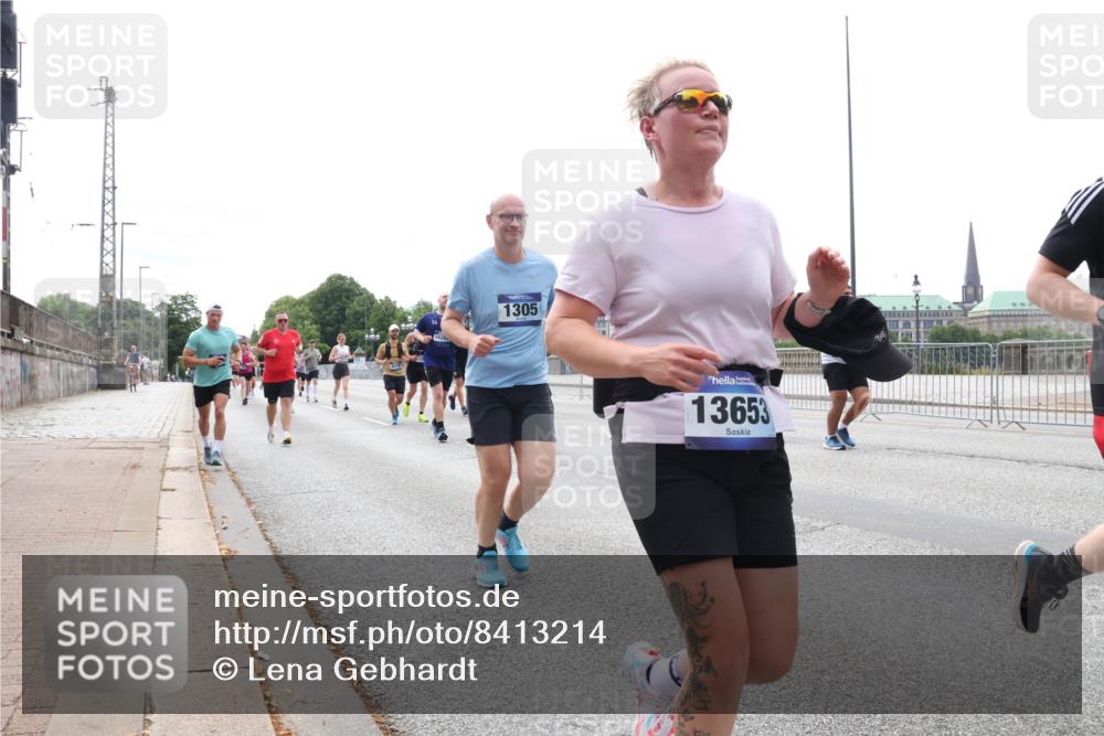 29.06.2025 - hella hamburg halbmarathon Lena Gebhardt http://msf.ph/oto/8413214 29.06.2025 10:25:51 Lombardsbrücke 1305, 13653, 1093, 1305, 1479, 1481, 2278, 3343, 3765, 4378, 4797, 5028, 5497, 6663, 6869, 8276, 8881, 9811, 10104, 10219, 10845, 10846, 11139, 11157, 11596, 11662, 11699, 11828, 11859, 12074, 12505, 12838, 12945, 12946, 13653, 13842, 14063, 14179, 14223, 14356, 14726, 14936, 15283, 16289, 16354, 16381, 16927, 17369, 19144 meine-sportfotos.de