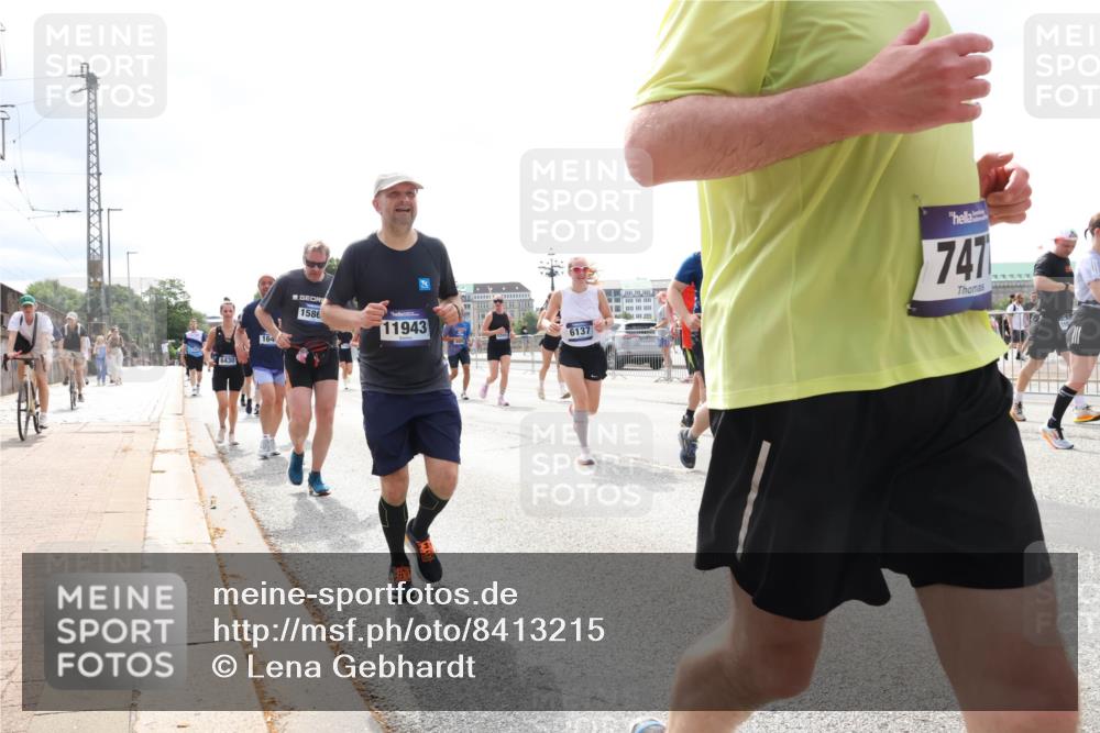 29.06.2025 - hella hamburg halbmarathon Lena Gebhardt http://msf.ph/oto/8413215 29.06.2025 10:42:01 Lombardsbrücke 6430, 164, 1586, 11943, 6137, 747, 1039, 1314, 1509, 1623, 1624, 1648, 1712, 1752, 2145, 2153, 2523, 2974, 3276, 3326, 3459, 3460, 3568, 4329, 4353, 4541, 4735, 4736, 4787, 4885, 5419, 5432, 5671, 6136, 6137, 6153, 6320, 6430, 6436, 6450, 6618, 6837, 6846, 6917, 7357, 7477, 7955, 7968, 8004, 8014, 8162, 8163, 8300, 8301, 8443, 8459, 8712, 8848, 8897, 8908, 9008, 9223, 9370, 9467, 9588, 10027, 10623, 11011 meine-sportfotos.de