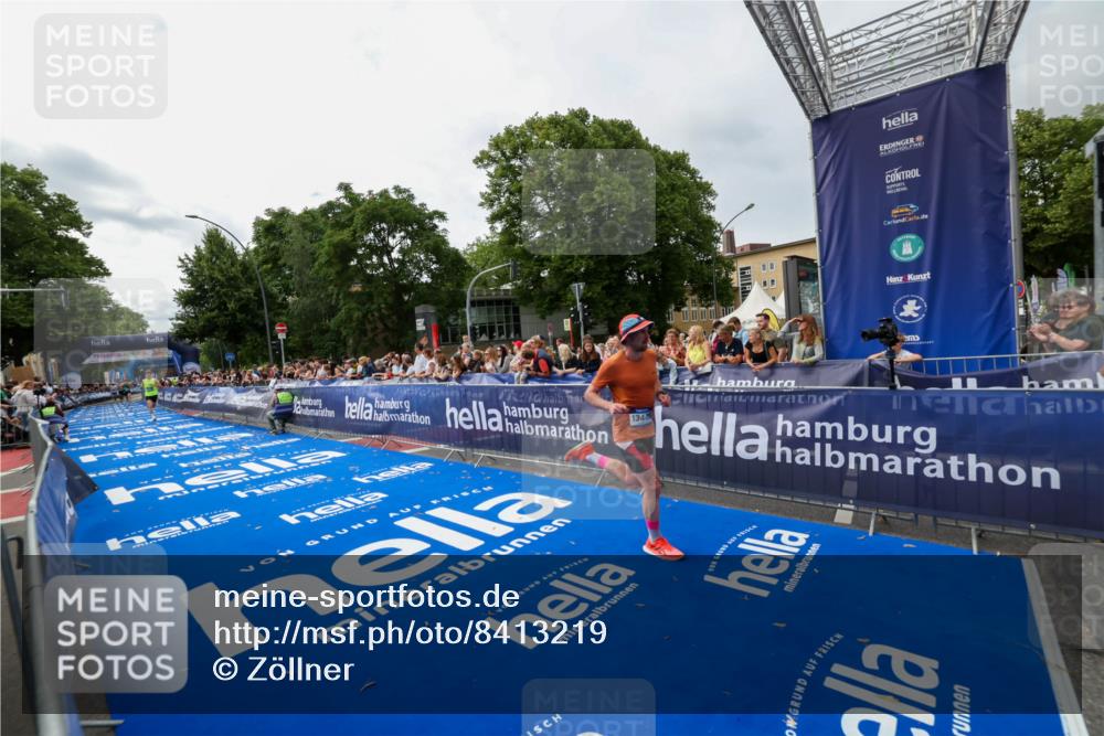 29.06.2025 - hella hamburg halbmarathon Zöllner http://msf.ph/oto/8413219 29.06.2025 10:24:04 Ziel 11194, 13440, 14753 meine-sportfotos.de