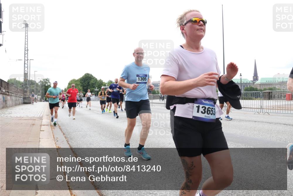 29.06.2025 - hella hamburg halbmarathon Lena Gebhardt http://msf.ph/oto/8413240 29.06.2025 10:25:51 Lombardsbrücke 1305, 13653, 1093, 1305, 1479, 1481, 2278, 3343, 3765, 4378, 4797, 5028, 5497, 6663, 6869, 8276, 8881, 9811, 10104, 10219, 10845, 10846, 11139, 11157, 11596, 11662, 11699, 11828, 11859, 12074, 12505, 12838, 12945, 12946, 13653, 13842, 14063, 14179, 14223, 14356, 14726, 14936, 15283, 16289, 16354, 16381, 16927, 17369, 19144 meine-sportfotos.de