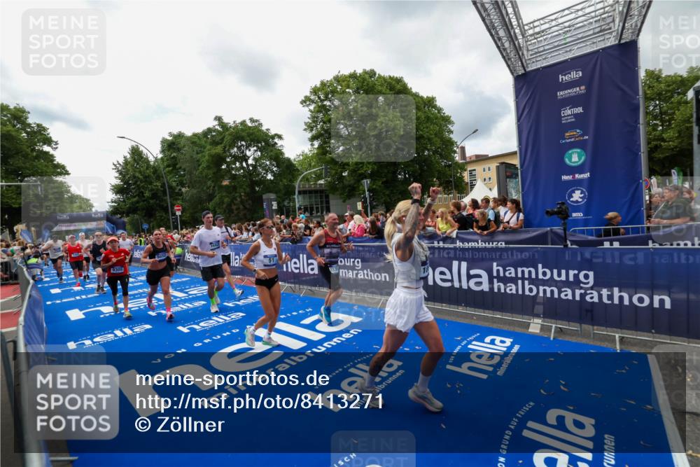 29.06.2025 - hella hamburg halbmarathon Zöllner http://msf.ph/oto/8413271 29.06.2025 10:47:33 Ziel 51, 1012, 1070, 1592, 1696, 2284, 2839, 2869, 2953, 3304, 5532, 5650, 5889, 8023, 8234, 8693, 8852, 8927, 9305, 11021, 12870, 13223, 13303, 15350, 15479, 15923, 16819, 17846, 17905, 18758, 18974 meine-sportfotos.de