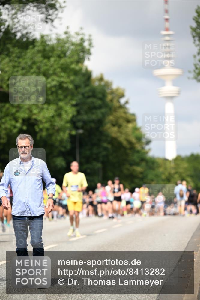 29.06.2025 - hella hamburg halbmarathon Dr. Thomas Lammeyer http://msf.ph/oto/8413282 29.06.2025 10:43:52 Kennedybrücke 1232, 1760, 2893, 3046, 3353, 3727, 4523, 4659, 4855, 6321, 6342, 6343, 6611, 6698, 6739, 7053, 7125, 7263, 7501, 7684, 8243, 8367, 8457, 8783, 9393, 9455, 9708, 10001, 10516, 10554, 10714, 10888, 10901, 11381, 11382 meine-sportfotos.de