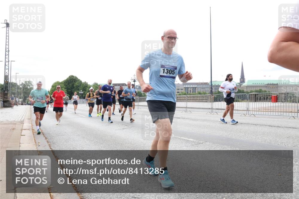 29.06.2025 - hella hamburg halbmarathon Lena Gebhardt http://msf.ph/oto/8413285 29.06.2025 10:25:51 Lombardsbrücke 11590, 1305, 1093, 1305, 1479, 1481, 2278, 3343, 3765, 4378, 4797, 5028, 5497, 6663, 6869, 8276, 8881, 9811, 10104, 10219, 10845, 10846, 11139, 11157, 11596, 11662, 11699, 11828, 11859, 12074, 12505, 12838, 12945, 12946, 13653, 13842, 14063, 14179, 14223, 14356, 14726, 14936, 15283, 16289, 16354, 16381, 16927, 17369, 19144 meine-sportfotos.de