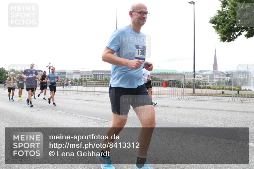 29.06.2025 - hella hamburg halbmarathon Lena Gebhardt http://msf.ph/oto/8413312 29.06.2025 10:25:52 Lombardsbrücke 1628, 1638, 1305, 1093, 1305, 1479, 1481, 2278, 3343, 3765, 4378, 4797, 5028, 5497, 6663, 8276, 8674, 8881, 9811, 10104, 10219, 10845, 10846, 11139, 11157, 11596, 11662, 11699, 11828, 11859, 12074, 12505, 12838, 12945, 12946, 13653, 13842, 14063, 14179, 14223, 14356, 14726, 14936, 15283, 16289, 16354, 16381, 16927, 17369, 19144 meine-sportfotos.de