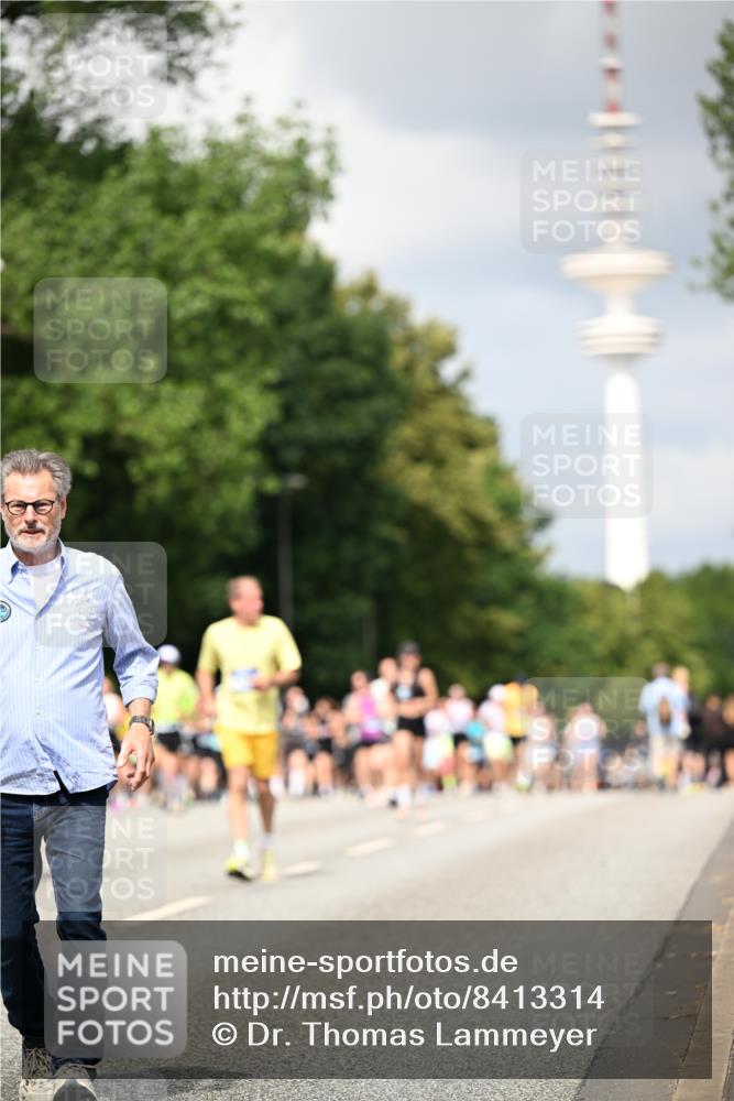 29.06.2025 - hella hamburg halbmarathon Dr. Thomas Lammeyer http://msf.ph/oto/8413314 29.06.2025 10:43:52 Kennedybrücke 1232, 1760, 2893, 3046, 3353, 3727, 4523, 4659, 4855, 6321, 6342, 6343, 6611, 6698, 6739, 7053, 7125, 7263, 7501, 7684, 8243, 8367, 8457, 8783, 9393, 9455, 9708, 10001, 10516, 10554, 10714, 10888, 10901, 11381, 11382 meine-sportfotos.de