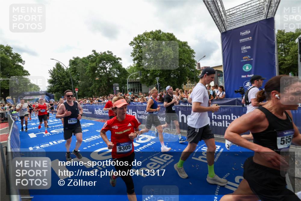 29.06.2025 - hella hamburg halbmarathon Zöllner http://msf.ph/oto/8413317 29.06.2025 10:47:34 Ziel 51, 1012, 1070, 1592, 1696, 2284, 2839, 2869, 2953, 3304, 5532, 5650, 5889, 6009, 8023, 8234, 8852, 8927, 9305, 11021, 12870, 13223, 13303, 15350, 15479, 15923, 17846, 17905, 18104, 18758, 19181 meine-sportfotos.de