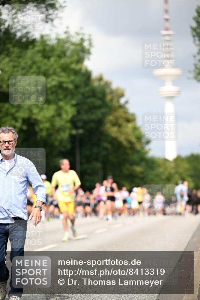 29.06.2025 - hella hamburg halbmarathon Dr. Thomas Lammeyer http://msf.ph/oto/8413319 29.06.2025 10:43:52 Kennedybrücke 1232, 1760, 2893, 3046, 3353, 3727, 4523, 4659, 4855, 6321, 6342, 6343, 6611, 6698, 6739, 7053, 7125, 7263, 7501, 7684, 8243, 8367, 8457, 8783, 9393, 9455, 9708, 10001, 10516, 10554, 10714, 10888, 10901, 11381, 11382 meine-sportfotos.de