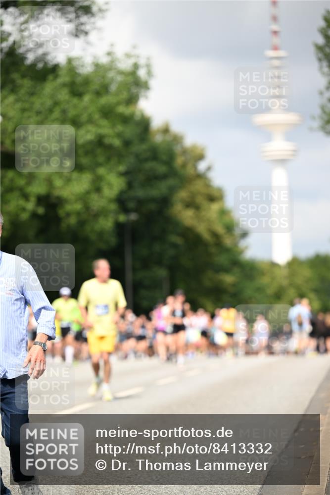 29.06.2025 - hella hamburg halbmarathon Dr. Thomas Lammeyer http://msf.ph/oto/8413332 29.06.2025 10:43:53 Kennedybrücke 1232, 1760, 2893, 3046, 3353, 3727, 4523, 4659, 4855, 6321, 6342, 6343, 6611, 6698, 6739, 7053, 7125, 7501, 7684, 8243, 8367, 8457, 9393, 9455, 9708, 10001, 10512, 10516, 10554, 10714, 10888, 10901, 11381, 11382 meine-sportfotos.de