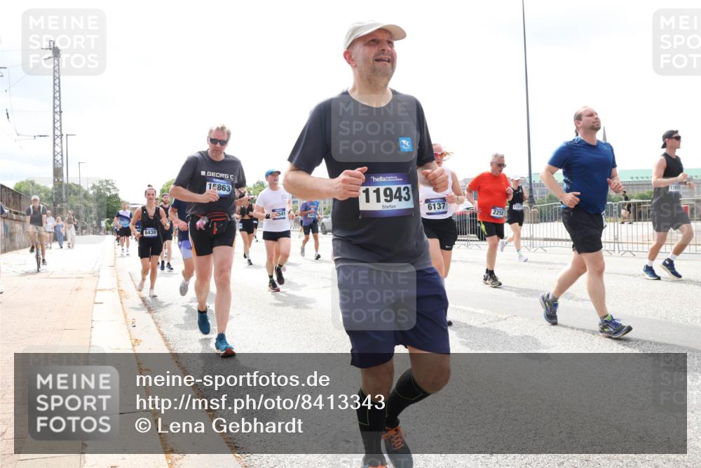 29.06.2025 - hella hamburg halbmarathon Lena Gebhardt http://msf.ph/oto/8413343 29.06.2025 10:42:01 Lombardsbrücke 6430, 15863, 11943, 6137, 11017, 2258, 11655, 1039, 1314, 1509, 1623, 1624, 1648, 1712, 1752, 2145, 2153, 2523, 2974, 3276, 3326, 3459, 3460, 3568, 4329, 4353, 4541, 4735, 4736, 4787, 4885, 5419, 5432, 5671, 6136, 6137, 6153, 6320, 6430, 6436, 6450, 6618, 6837, 6846, 6917, 7357, 7477, 7955, 7968, 8004, 8014, 8162, 8163, 8300, 8301, 8443, 8459, 8712, 8848, 8897, 8908, 9008, 9223, 9370, 9467, 9588, 10027, 10623, 11011 meine-sportfotos.de