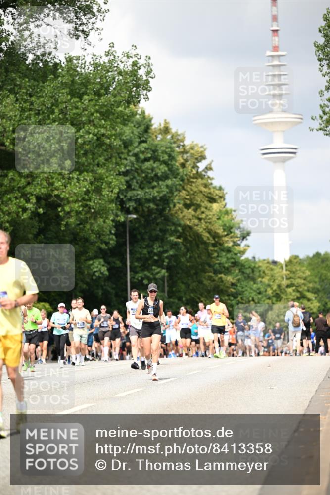 29.06.2025 - hella hamburg halbmarathon Dr. Thomas Lammeyer http://msf.ph/oto/8413358 29.06.2025 10:43:56 Kennedybrücke 1232, 1760, 2313, 2893, 3046, 3353, 3727, 4523, 4659, 4855, 6321, 6427, 6611, 6698, 6739, 7053, 7125, 7501, 8243, 8367, 8457, 9393, 9455, 9708, 9777, 10001, 10512, 10516, 10554, 10714, 10888, 10901, 11175 meine-sportfotos.de