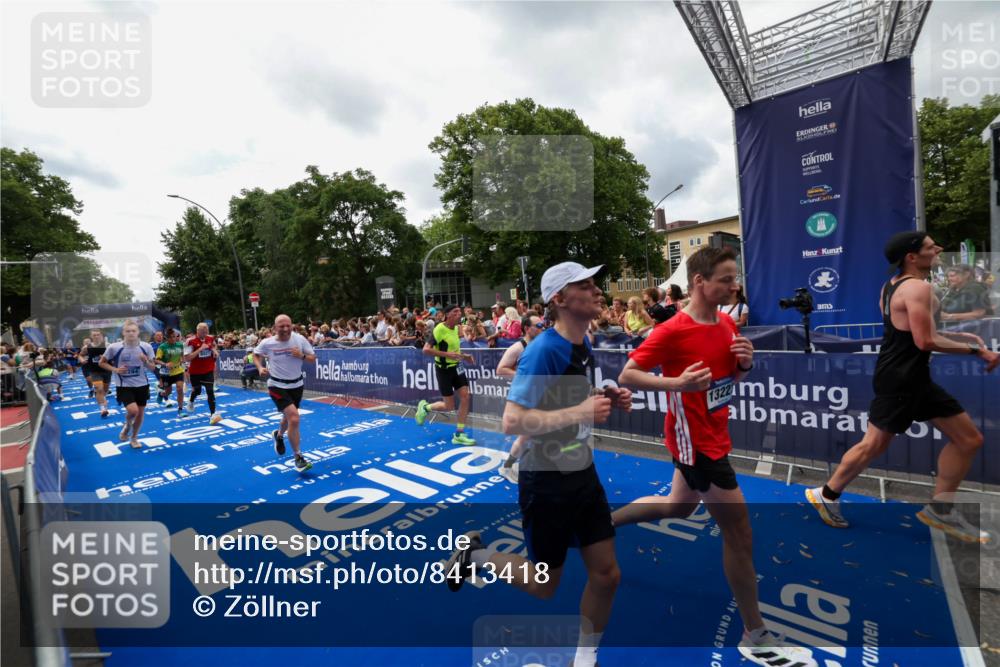 29.06.2025 - hella hamburg halbmarathon Zöllner http://msf.ph/oto/8413418 29.06.2025 10:47:39 Ziel 1070, 1320, 1696, 2284, 5889, 6009, 7962, 8023, 8234, 8927, 10969, 12870, 13223, 13303, 14618, 14619, 15451, 15479, 18104, 18970, 19181 meine-sportfotos.de
