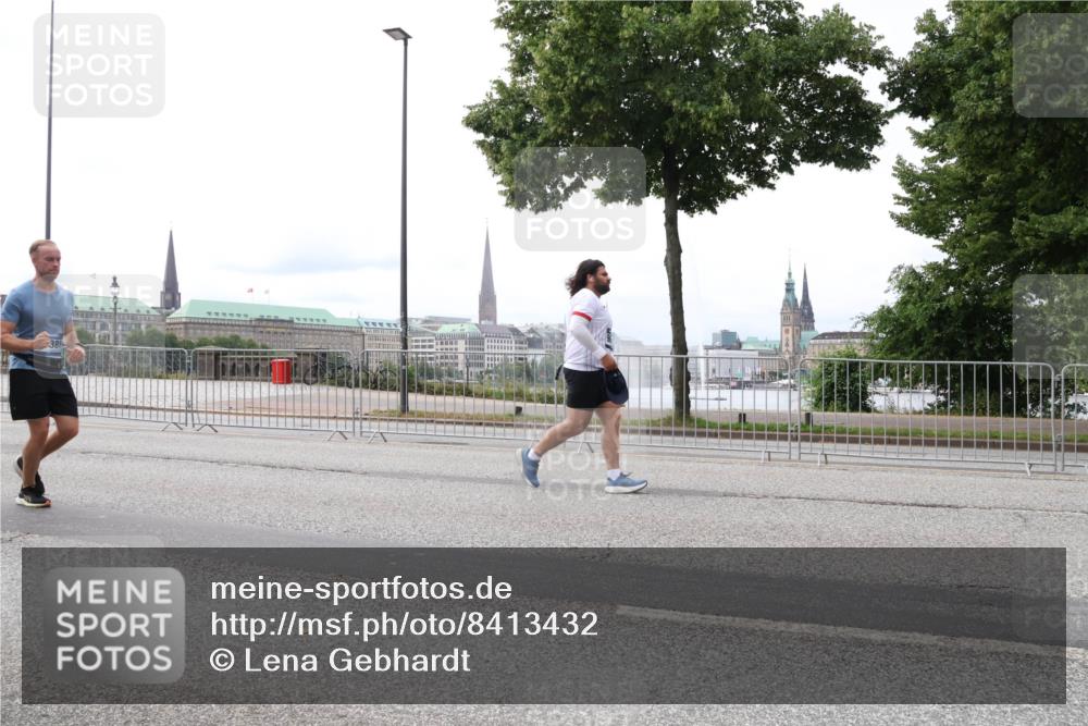 29.06.2025 - hella hamburg halbmarathon Lena Gebhardt http://msf.ph/oto/8413432 29.06.2025 10:25:53 Lombardsbrücke 1093, 1305, 1479, 1481, 3343, 3765, 4378, 4797, 5028, 5497, 6663, 8276, 8674, 8881, 9811, 10104, 10219, 10845, 10846, 11139, 11157, 11596, 11662, 11699, 11828, 11859, 12074, 12505, 12838, 12945, 12946, 13653, 13842, 14063, 14179, 14223, 14356, 14726, 14936, 15283, 16289, 16354, 16381, 16927, 17369, 19144 meine-sportfotos.de