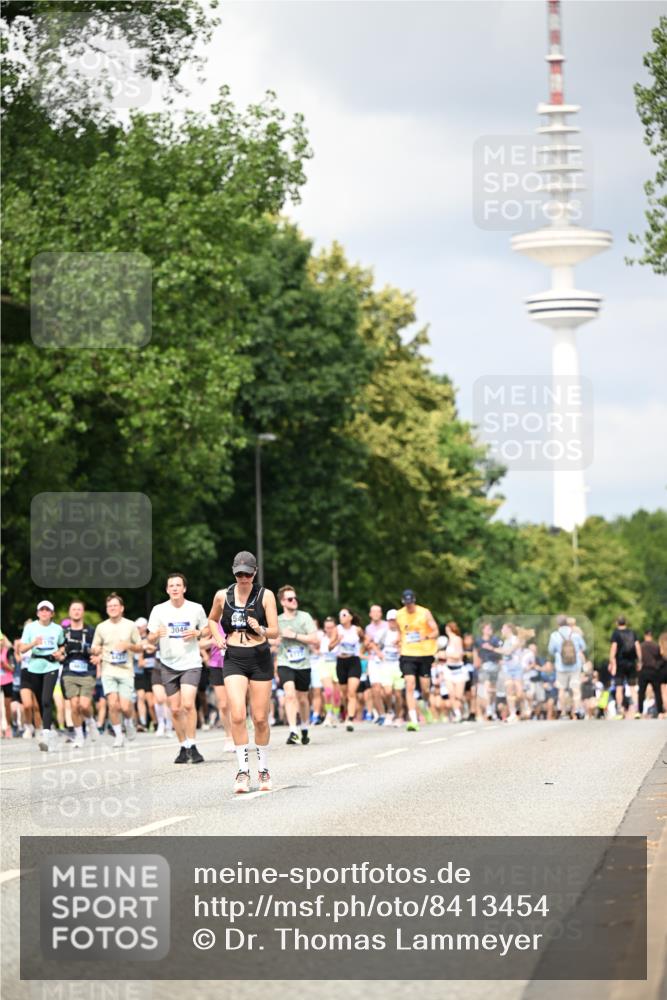 29.06.2025 - hella hamburg halbmarathon Dr. Thomas Lammeyer http://msf.ph/oto/8413454 29.06.2025 10:43:58 Kennedybrücke 1232, 1760, 2313, 2893, 3046, 3353, 3727, 4523, 4659, 4855, 6321, 6427, 6698, 6739, 7045, 7053, 7125, 7501, 8243, 8367, 8457, 9393, 9455, 9708, 9777, 10001, 10441, 10512, 10516, 10554, 10714, 10888, 10901, 11175 meine-sportfotos.de