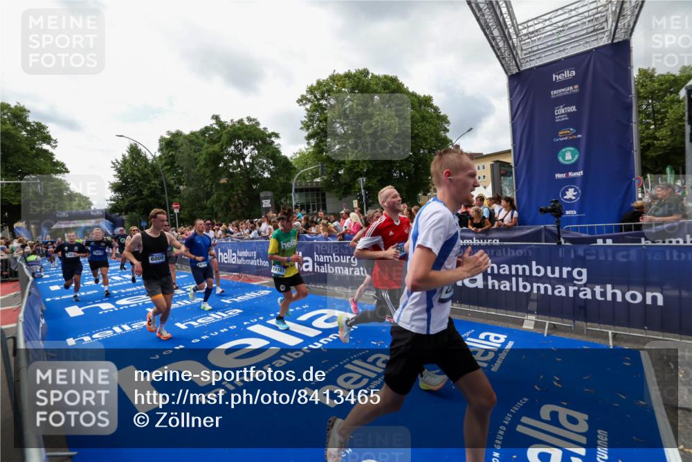 29.06.2025 - hella hamburg halbmarathon Zöllner http://msf.ph/oto/8413465 29.06.2025 10:47:41 Ziel 1070, 1320, 1696, 2284, 2708, 5889, 6009, 7962, 8023, 8927, 10969, 10988, 11283, 13948, 14618, 14619, 15451, 15478, 16205, 18104, 18970, 19181 meine-sportfotos.de