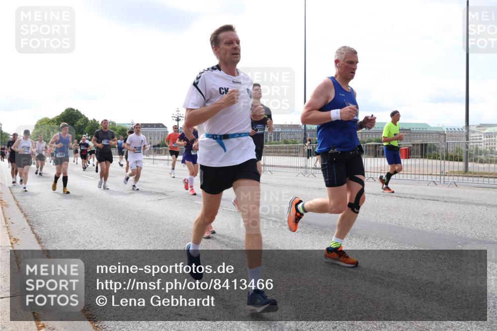 29.06.2025 - hella hamburg halbmarathon Lena Gebhardt http://msf.ph/oto/8413466 29.06.2025 10:17:21 Lombardsbrücke 4199, 1298, 11102, 0460, 1529, 7058, 1083, 1137, 1204, 1298, 1331, 1348, 1356, 1477, 1553, 2225, 2259, 2305, 2860, 2908, 3210, 3464, 3466, 3622, 3802, 3803, 4194, 4218, 4852, 5023, 5390, 5929, 5930, 5995, 6126, 6128, 6254, 6336, 6352, 6520, 6522, 6786, 7011, 7114, 7115, 7257, 7291, 7345, 7360, 7376, 7410, 7445, 7566, 7647, 7844, 7924, 7928, 7945, 8210, 8253, 8263, 8309, 8351, 8433, 8513, 8558, 8895, 8983, 9152, 9259, 9848 meine-sportfotos.de