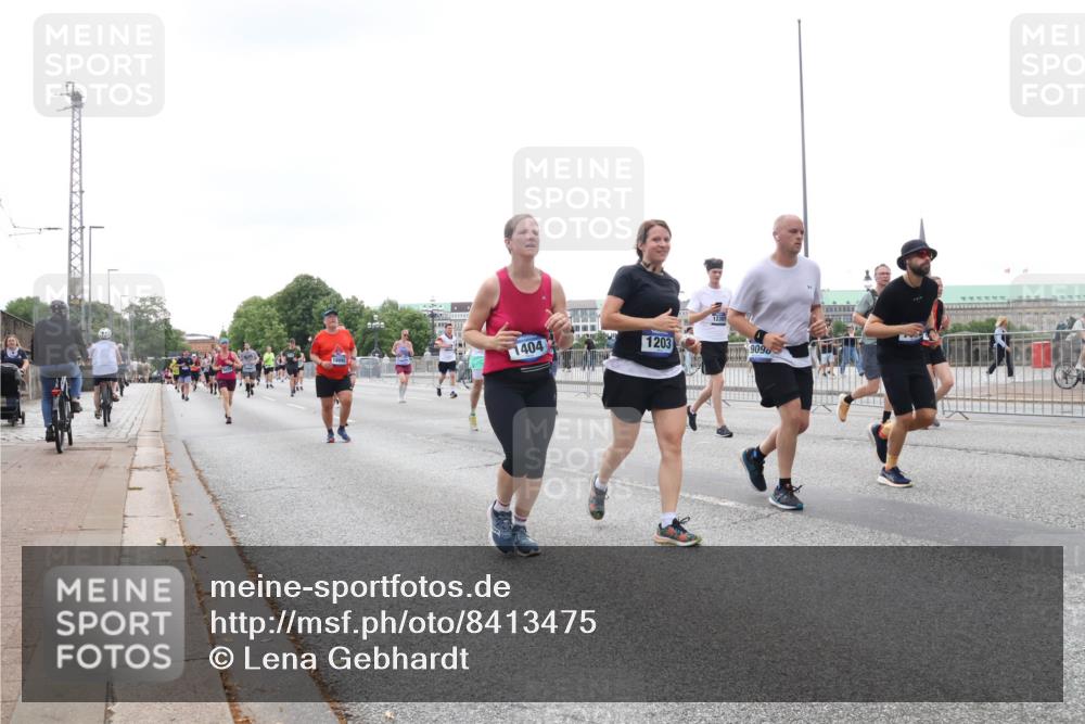 29.06.2025 - hella hamburg halbmarathon Lena Gebhardt http://msf.ph/oto/8413475 29.06.2025 10:51:19 Lombardsbrücke 1404, 1203, 9098, 1129, 1203, 1208, 1404, 1478, 1617, 1997, 2202, 2308, 2358, 2380, 2484, 2485, 2736, 2778, 2859, 3934, 4156, 4652, 4713, 4748, 4808, 4848, 4878, 4920, 5286, 5289, 5291, 5357, 5394, 5530, 5716, 5717, 6091, 6885, 6945, 6954, 6961, 7012, 7141, 7769, 7770, 7771, 7825, 7841, 7871, 7992, 8040, 8125, 8410, 8672, 8779, 8986, 9166, 9167, 9340, 9582, 9583, 9763, 10029, 10496, 10552, 10614, 10636, 11034, 11052, 11252, 11268, 11575, 11577, 14534 meine-sportfotos.de