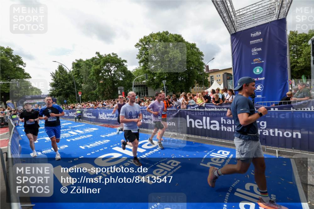 29.06.2025 - hella hamburg halbmarathon Zöllner http://msf.ph/oto/8413547 29.06.2025 10:47:48 Ziel 2340, 2708, 5915, 7962, 8564, 10988, 11283, 12679, 13948, 14383, 15478, 16205, 17229, 18430 meine-sportfotos.de