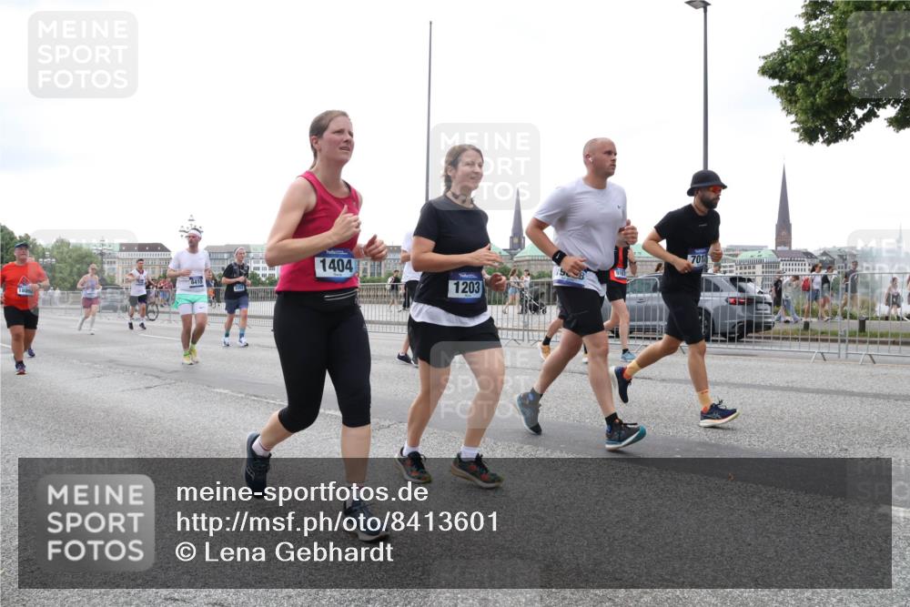 29.06.2025 - hella hamburg halbmarathon Lena Gebhardt http://msf.ph/oto/8413601 29.06.2025 10:51:20 Lombardsbrücke 8410, 1809, 2202, 1404, 1203, 9167, 7014, 1129, 1203, 1208, 1404, 1478, 1617, 1997, 2202, 2308, 2358, 2380, 2484, 2485, 2593, 2736, 2778, 2859, 3934, 4156, 4652, 4713, 4748, 4808, 4848, 4878, 4920, 5286, 5289, 5291, 5357, 5394, 5530, 5716, 5717, 6091, 6885, 6945, 6954, 6961, 7012, 7141, 7769, 7770, 7771, 7825, 7841, 7871, 7992, 8040, 8125, 8410, 8672, 8779, 9166, 9167, 9340, 9582, 9583, 9763, 10029, 10496, 10552, 10614, 10636, 11034, 11052, 11252, 11268, 11575, 11577 meine-sportfotos.de