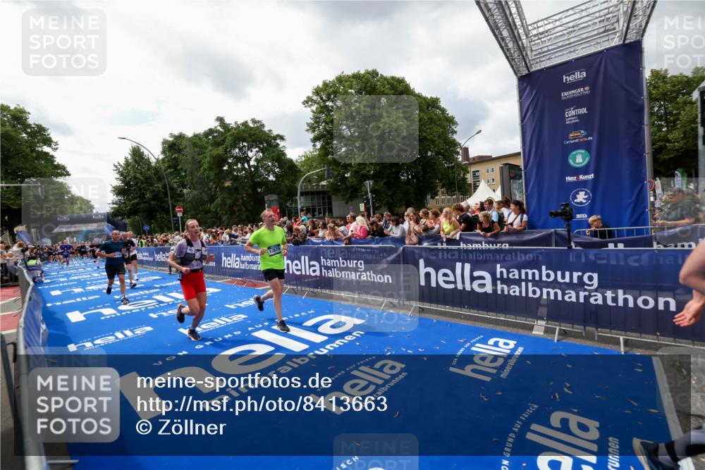 29.06.2025 - hella hamburg halbmarathon Zöllner http://msf.ph/oto/8413663 29.06.2025 10:47:52 Ziel 2340, 5915, 6836, 8564, 11961, 12679, 14383, 17229, 18356, 18430, 18836 meine-sportfotos.de
