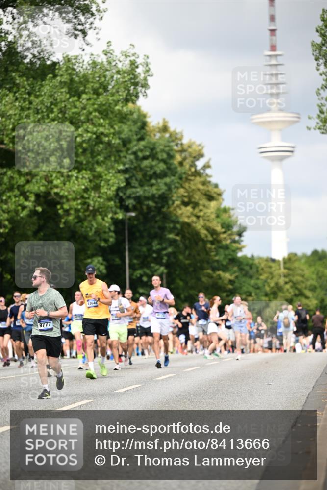 29.06.2025 - hella hamburg halbmarathon Dr. Thomas Lammeyer http://msf.ph/oto/8413666 29.06.2025 10:44:06 Kennedybrücke 1760, 2313, 2976, 3046, 3353, 3515, 3727, 3882, 3883, 3884, 4173, 4523, 4659, 4752, 4855, 6321, 6427, 6698, 6739, 7045, 7125, 7501, 7524, 8457, 8612, 8865, 8866, 9455, 9698, 9747, 9777, 10441, 10512, 10626, 10714, 10818, 10888, 10901, 11175, 11242 meine-sportfotos.de