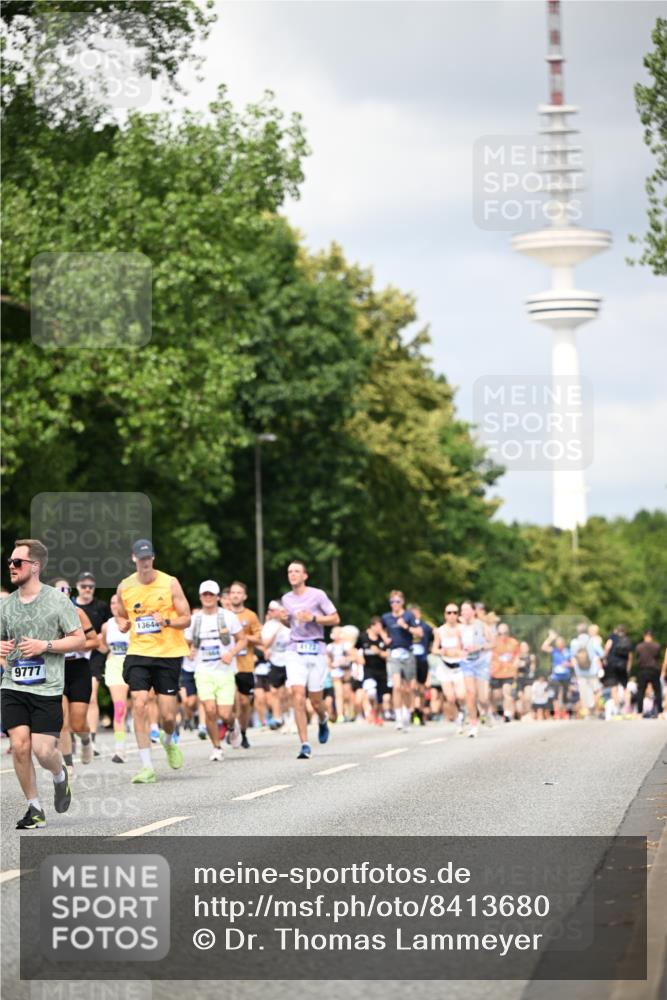 29.06.2025 - hella hamburg halbmarathon Dr. Thomas Lammeyer http://msf.ph/oto/8413680 29.06.2025 10:44:07 Kennedybrücke 1760, 2313, 2976, 3046, 3237, 3353, 3515, 3727, 3882, 3883, 3884, 4173, 4523, 4659, 4752, 4855, 6321, 6427, 6698, 6739, 7045, 7125, 7455, 7501, 7524, 8612, 8865, 8866, 9455, 9698, 9747, 9777, 10441, 10512, 10626, 10714, 10818, 10888, 10901, 11175, 11242 meine-sportfotos.de