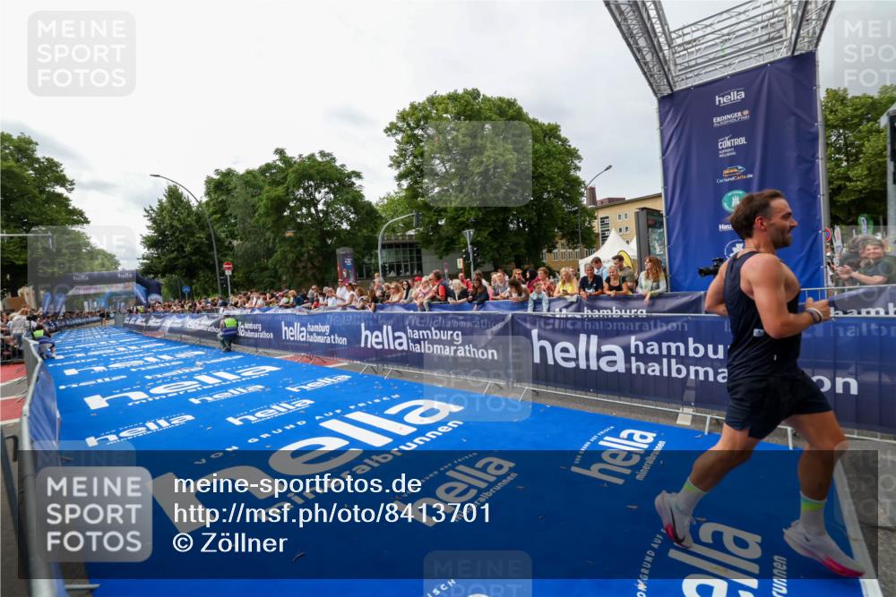 29.06.2025 - hella hamburg halbmarathon Zöllner http://msf.ph/oto/8413701 29.06.2025 10:24:28 Ziel 18695 meine-sportfotos.de