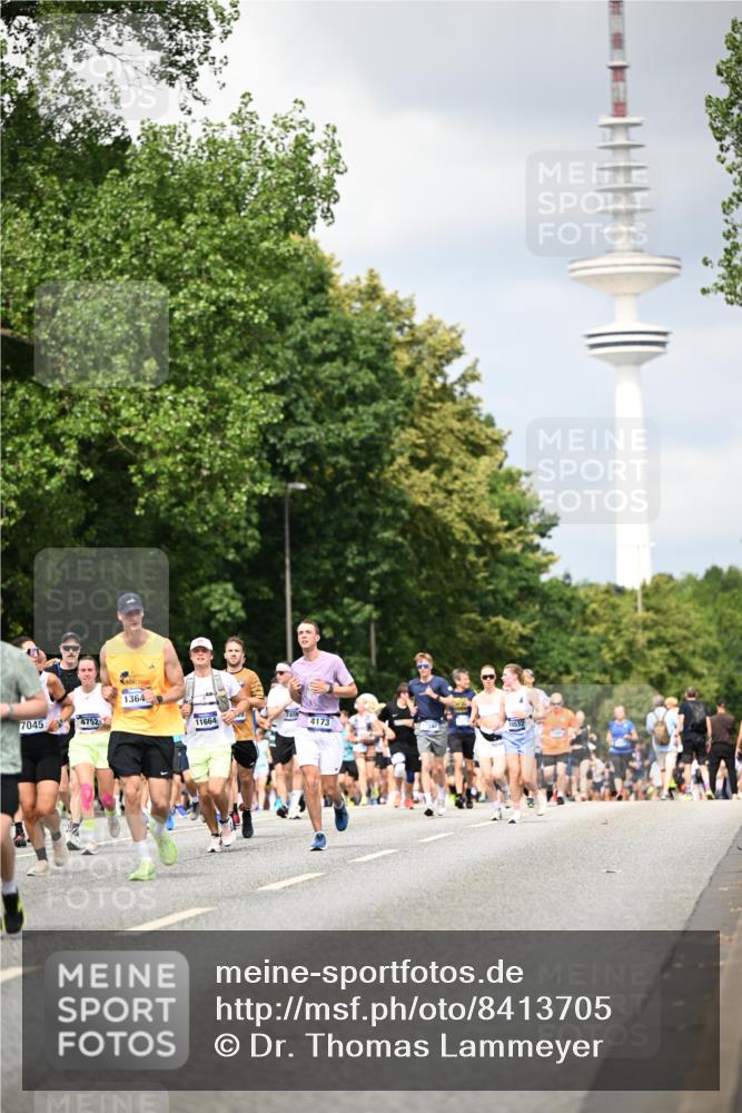 29.06.2025 - hella hamburg halbmarathon Dr. Thomas Lammeyer http://msf.ph/oto/8413705 29.06.2025 10:44:07 Kennedybrücke 1760, 2313, 2976, 3046, 3237, 3353, 3515, 3727, 3882, 3883, 3884, 4173, 4523, 4659, 4752, 4855, 6321, 6427, 6698, 6739, 7045, 7125, 7455, 7501, 7524, 8612, 8865, 8866, 9455, 9698, 9747, 9777, 10441, 10512, 10626, 10714, 10818, 10888, 10901, 11175, 11242 meine-sportfotos.de