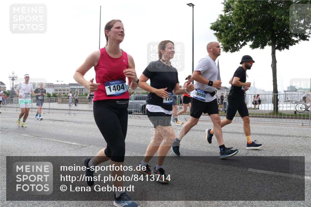 29.06.2025 - hella hamburg halbmarathon Lena Gebhardt http://msf.ph/oto/8413714 29.06.2025 10:51:20 Lombardsbrücke 8410, 1404, 203, 19098, 1129, 1203, 1208, 1404, 1478, 1617, 1997, 2202, 2308, 2358, 2380, 2484, 2485, 2593, 2736, 2778, 2859, 3934, 4156, 4652, 4713, 4748, 4808, 4848, 4878, 4920, 5286, 5289, 5291, 5357, 5394, 5530, 5716, 5717, 6091, 6885, 6945, 6954, 6961, 7012, 7141, 7769, 7770, 7771, 7825, 7841, 7871, 7992, 8040, 8125, 8410, 8672, 8779, 9166, 9167, 9340, 9582, 9583, 9763, 10029, 10496, 10552, 10614, 10636, 11034, 11052, 11252, 11268, 11575, 11577 meine-sportfotos.de