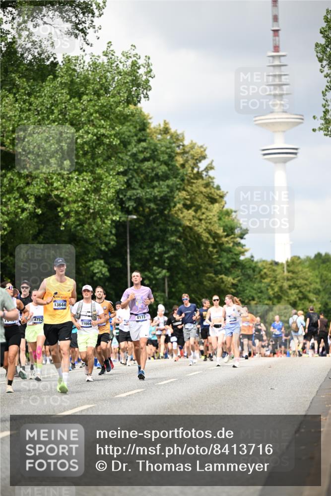 29.06.2025 - hella hamburg halbmarathon Dr. Thomas Lammeyer http://msf.ph/oto/8413716 29.06.2025 10:44:08 Kennedybrücke 1760, 2313, 2976, 3046, 3237, 3353, 3515, 3727, 3882, 3883, 3884, 4173, 4523, 4659, 4752, 4855, 6321, 6427, 6698, 6739, 7045, 7125, 7455, 7456, 7501, 7524, 8612, 8865, 8866, 9455, 9698, 9747, 9777, 10441, 10512, 10626, 10714, 10818, 10888, 10901, 11175, 11242 meine-sportfotos.de