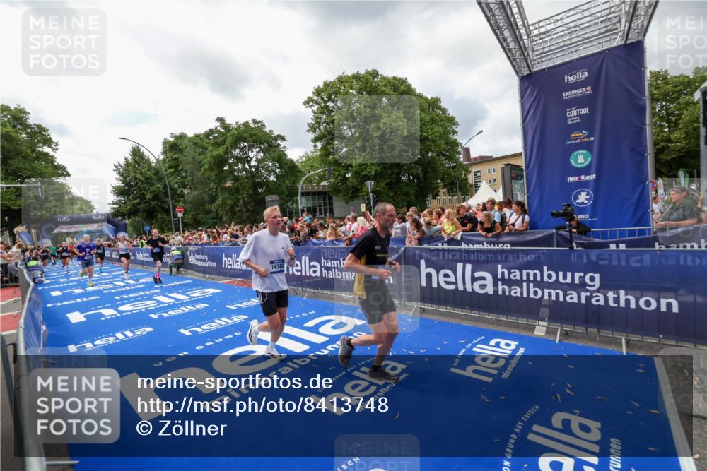 29.06.2025 - hella hamburg halbmarathon Zöllner http://msf.ph/oto/8413748 29.06.2025 10:47:55 Ziel 2340, 6836, 8564, 11961, 14383, 14730, 15333, 17451, 18356, 18836 meine-sportfotos.de
