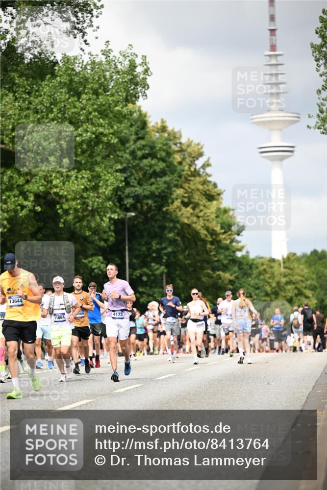 29.06.2025 - hella hamburg halbmarathon Dr. Thomas Lammeyer http://msf.ph/oto/8413764 29.06.2025 10:44:09 Kennedybrücke 1760, 2313, 2976, 3046, 3237, 3353, 3515, 3727, 3882, 3883, 3884, 4173, 4523, 4659, 4752, 4855, 5229, 5877, 6321, 6427, 6698, 6739, 7045, 7125, 7455, 7456, 7501, 7524, 8612, 8865, 8866, 9455, 9698, 9747, 9777, 10441, 10512, 10626, 10714, 10818, 10888, 10901, 11175, 11242 meine-sportfotos.de
