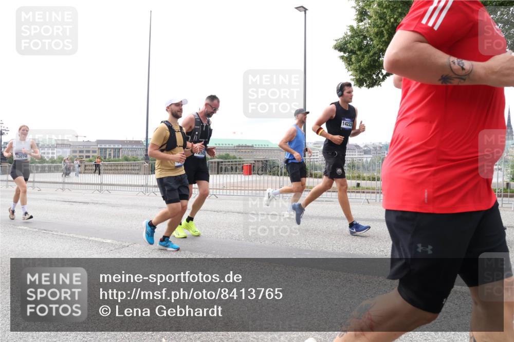 29.06.2025 - hella hamburg halbmarathon Lena Gebhardt http://msf.ph/oto/8413765 29.06.2025 10:25:56 Lombardsbrücke 12074, 14223, 1093, 1305, 1479, 1481, 3343, 3765, 4378, 4797, 5028, 5497, 6159, 6663, 8276, 8674, 8881, 9811, 10104, 10219, 10845, 10846, 11139, 11596, 11662, 11699, 11828, 11859, 12074, 12505, 12838, 12945, 12946, 13653, 13842, 14063, 14179, 14223, 14356, 14726, 14936, 15283, 16289, 16354, 16381, 16927, 17369, 19144 meine-sportfotos.de