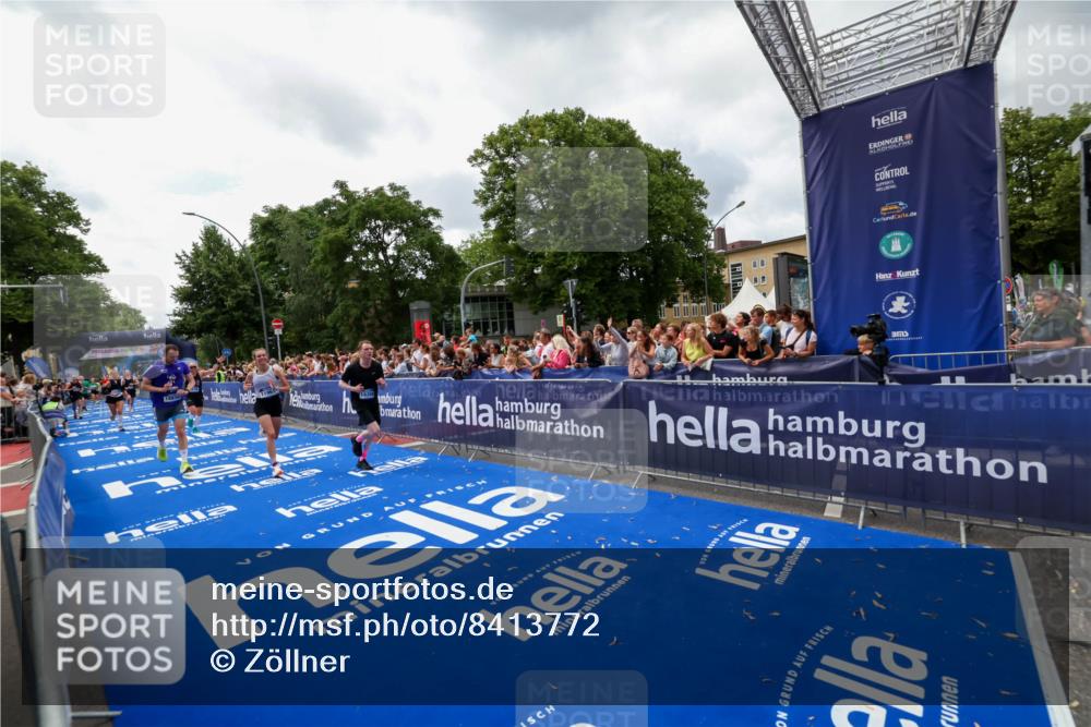 29.06.2025 - hella hamburg halbmarathon Zöllner http://msf.ph/oto/8413772 29.06.2025 10:47:56 Ziel 1604, 1613, 5022, 6836, 8564, 11961, 14383, 14730, 15333, 17451, 18356, 18836 meine-sportfotos.de