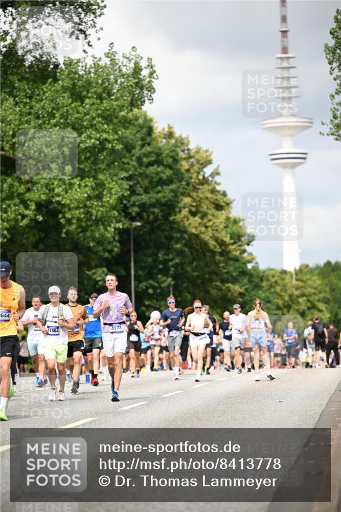 29.06.2025 - hella hamburg halbmarathon Dr. Thomas Lammeyer http://msf.ph/oto/8413778 29.06.2025 10:44:09 Kennedybrücke 1760, 2313, 2976, 3046, 3237, 3353, 3515, 3727, 3882, 3883, 3884, 4173, 4523, 4659, 4752, 4855, 5229, 5877, 6321, 6427, 6698, 6739, 7045, 7125, 7455, 7456, 7501, 7524, 8612, 8865, 8866, 9455, 9698, 9747, 9777, 10441, 10512, 10626, 10714, 10818, 10888, 10901, 11175, 11242 meine-sportfotos.de